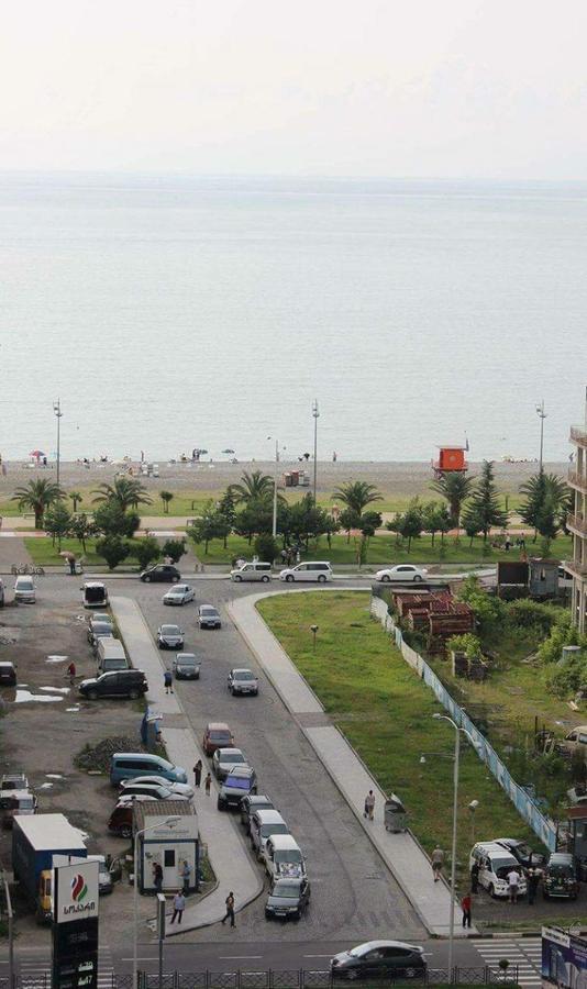Apartmán Flat Near The Mcdonald'S Batumi Exteriér fotografie